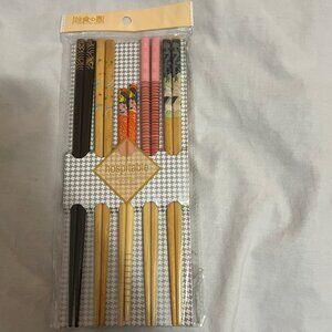 NIP Set of 5 Chopsticks - 4 Adult & 1 Childrens Pokemon Pikachu, Mew & Lucario 2